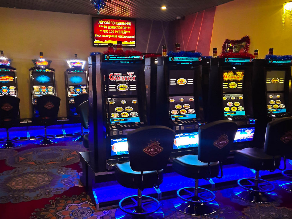 Минск игровые автоматы на вокзале казино онлайн бесплатно с депозитом